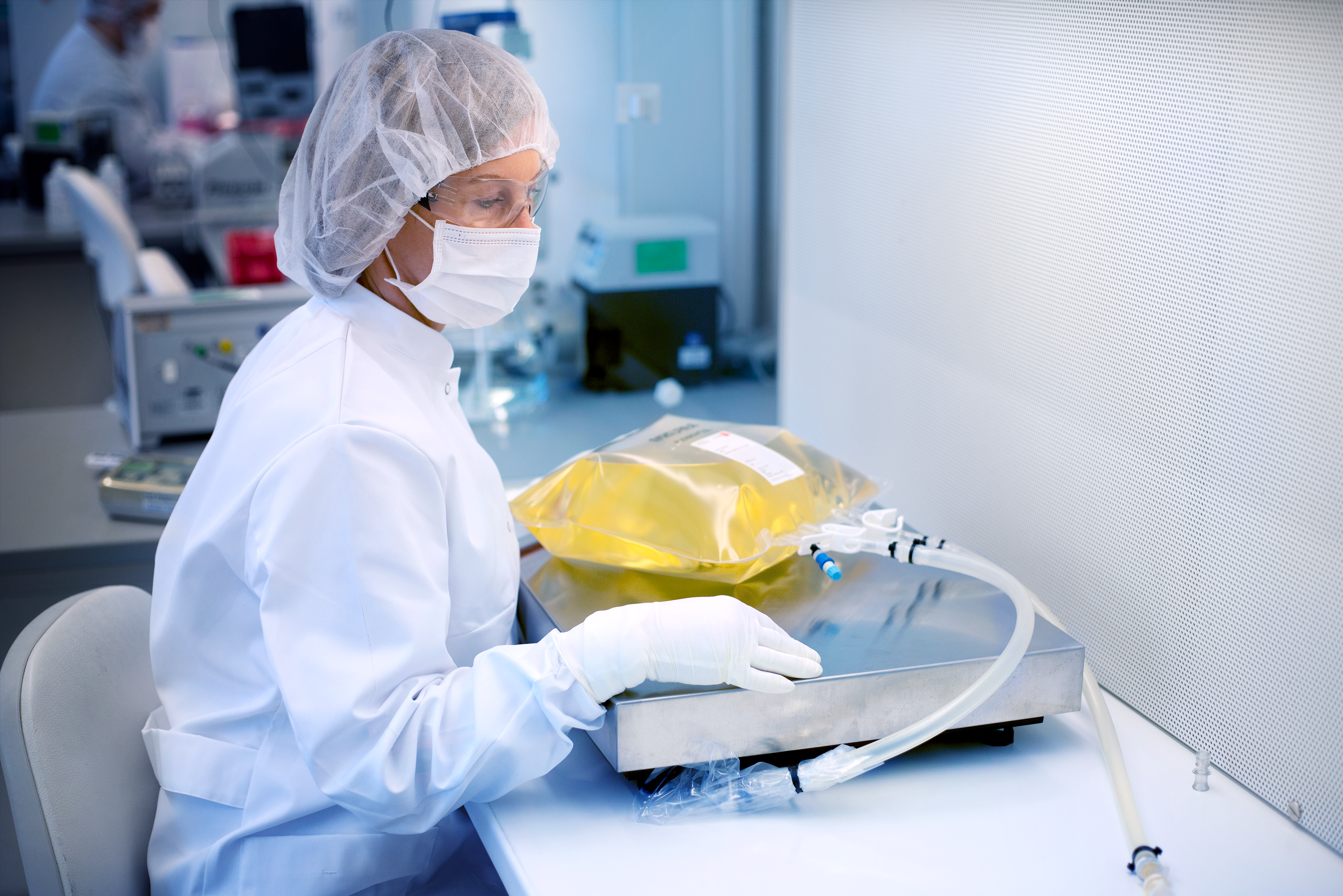 Flexible media formulations, packaging options, and end-to-end GMP support