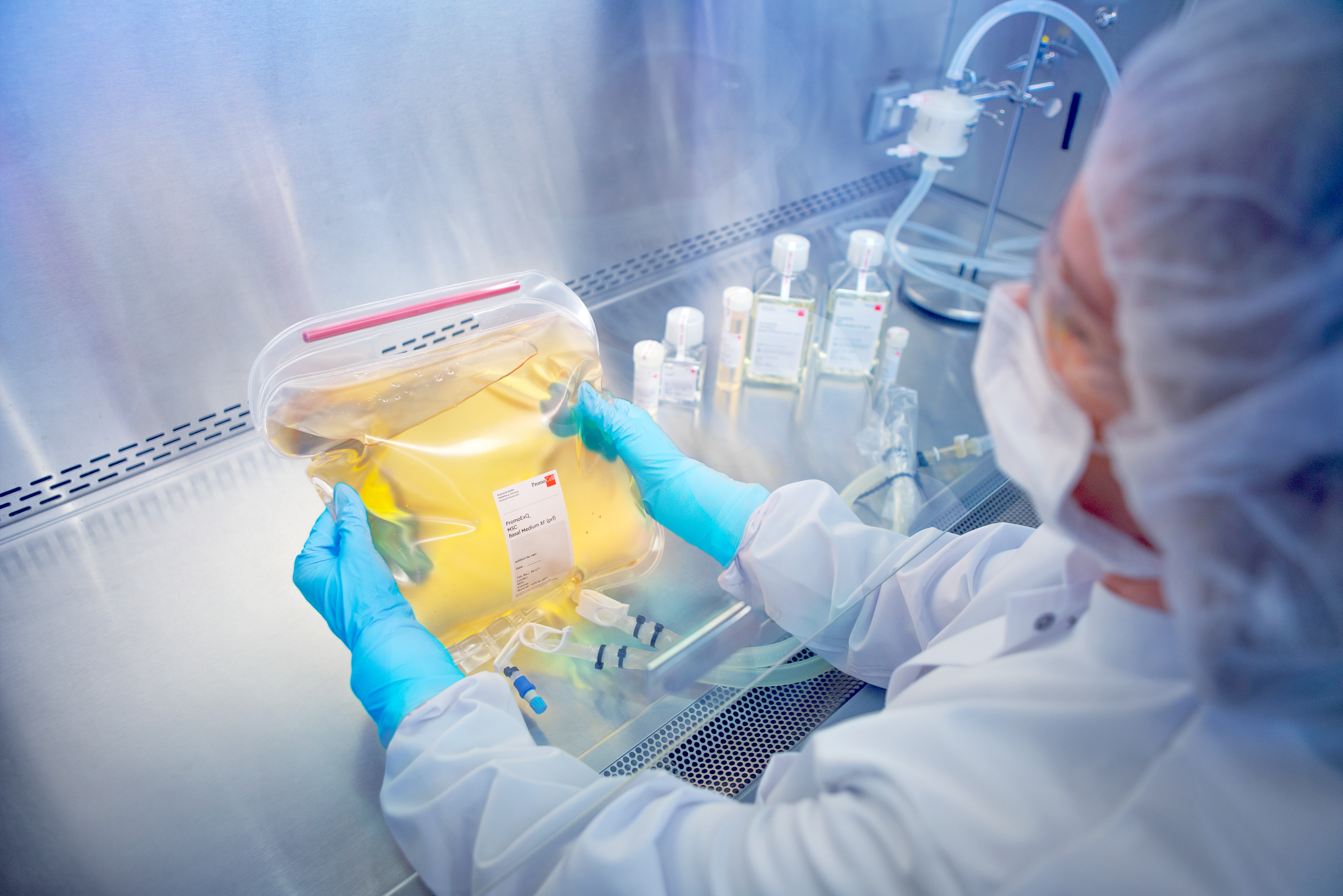 Transitioning to clinical applications? Discover how EXCiPACT™ GMP-grade cell culture media can support your needs.